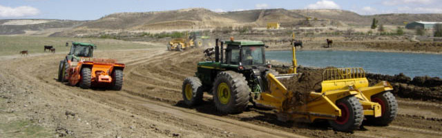 Preparación de terreno para balsa de agua agrícola
